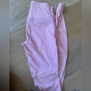 ALO Yoga Pink Leggings for Comfort and Style
